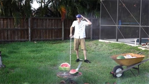 Foto - Meyvelerin içine erimiş tuz döktü!