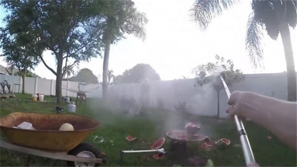 Foto - Meyvelerin içine erimiş tuz döktü!