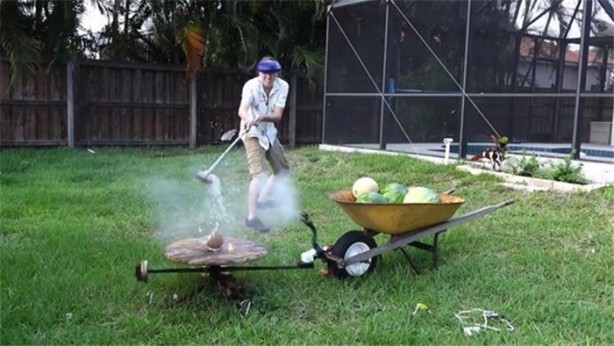 Foto - Meyvelerin içine erimiş tuz döktü!