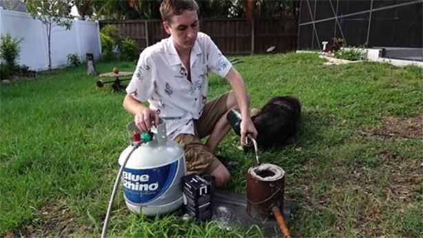 Foto - Meyvelerin içine erimiş tuz döktü!