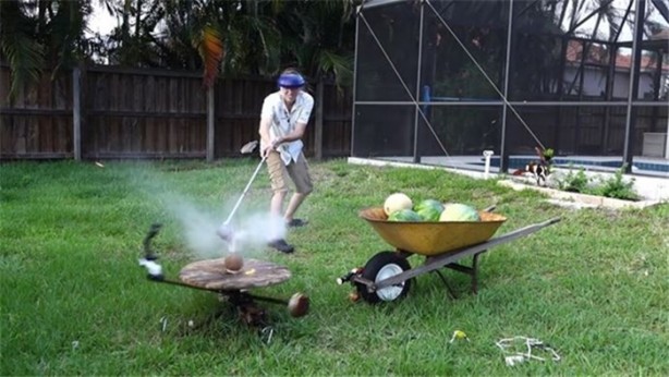 Foto - Meyvelerin içine erimiş tuz döktü!