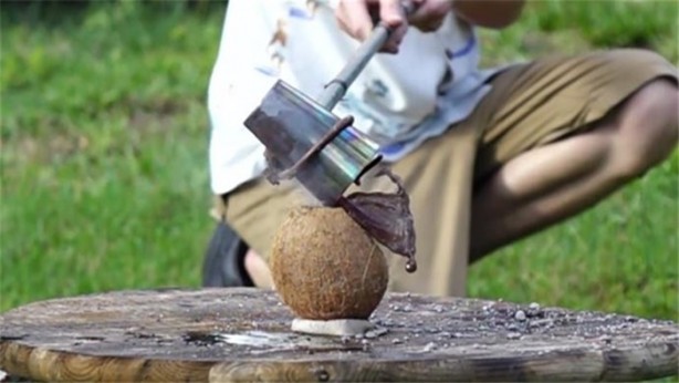 Foto - Meyvelerin içine erimiş tuz döktü!