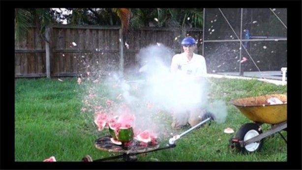 Foto - Meyvelerin içine erimiş tuz döktü!