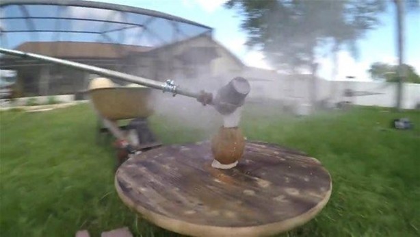 Foto - Meyvenin içine erimiş tuz döktüler!