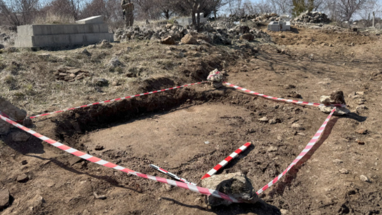 Foto - Mezar kazısında mozaik, Davut yıldızı ve 6 satırlık dilekçe Diyarbakırlıları şaşırttı