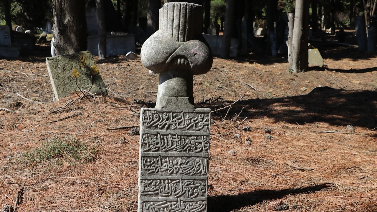 Mezar taşlarından kayıp şairler çıktı! Hiçbir kaynakta adı geçmeyen 5 isim bulundu