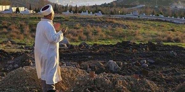 Foto - Mezarda bizleri neler bekliyor?