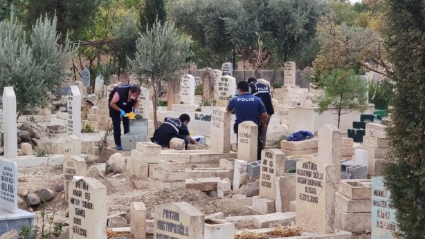 Foto - Mezarlıkta dehşete düşüren olay! Çantayı açan polisler korkunç görüntüyle karşılaştı