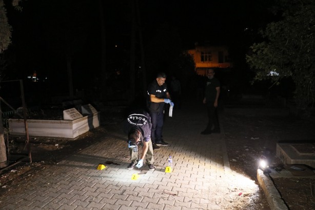 Mezarlıkta korkunç olay! Bir genç başından vurulmuş halde bulundu