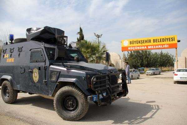 Mezarlıkta PKK propagandasına polis izin vermedi