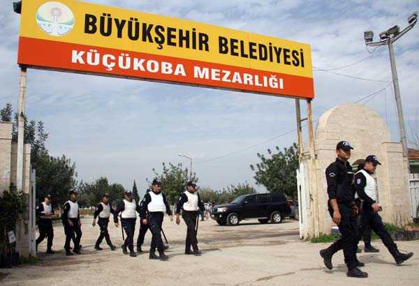 Foto - Mezarlıkta PKK propagandasına polis izin vermedi