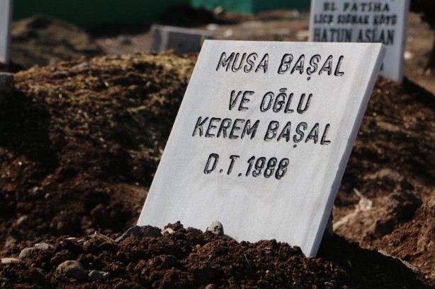 Foto - Mezarlıkta yürek yakan görüntü