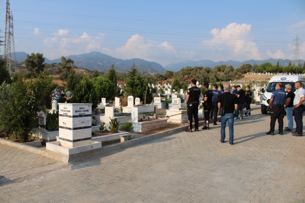 Foto - Mezarlıktaki yoğun koku alarma geçirdi! Korkunç görüntü ortaya çıktı