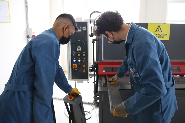 Foto - Mezun olduklarında sanayi sektörüne güç katacaklar!