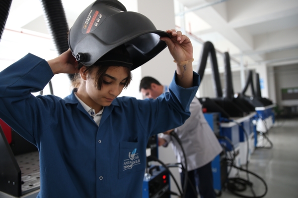 Foto - Mezun olduklarında sanayi sektörüne güç katacaklar!