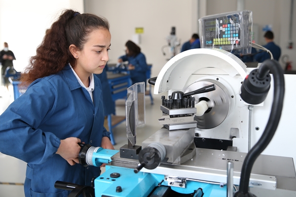 Foto - Mezun olduklarında sanayi sektörüne güç katacaklar!