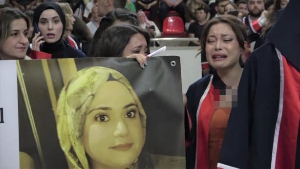 Foto - Mezuniyet töreninde açılan pankart ağlattı