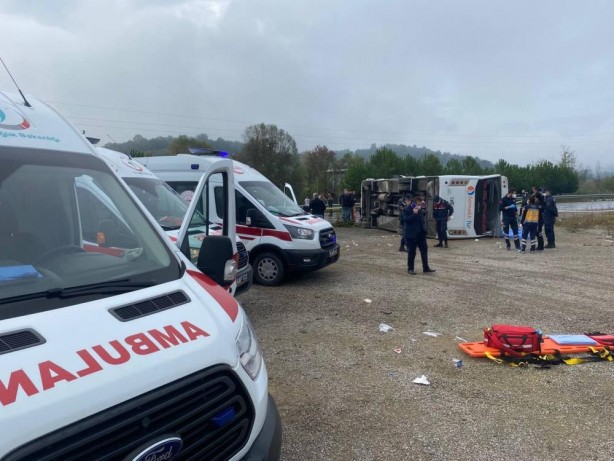 Foto - MHP toplantısına giden araç kaza yaptı! Ölüler var