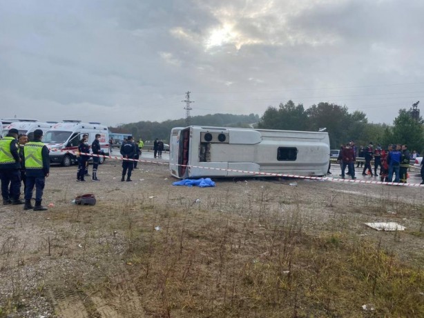 Foto - MHP toplantısına giden araç kaza yaptı! Ölüler var