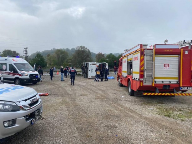 Foto - MHP toplantısına giden araç kaza yaptı! Ölüler var
