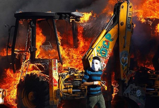 Foto - MHP, "Yok hükmündedir, çöptür, kılıç artığıdır" diyerek yerin dibine sokmuştu! AK Parti’ye yakın Abdulkadir Selvi’ye bir şok daha! Neye uğradığını şaşıracak