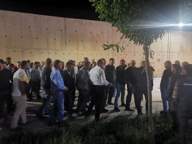 Foto - MHP'li belde belediye başkanının makam aracına silahlı saldırı