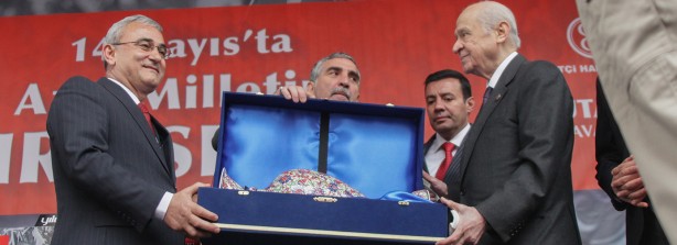 MHP'li belediye başkan adayından seçimlere sayılı günler kala büyük skandal! Tepki yağıyor