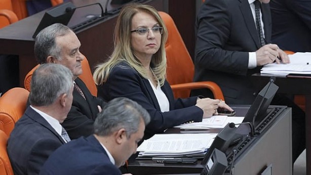 Foto - MHP’nin 55 yıllık tarihinde bir ilk! Duyan, şaşkına döndü