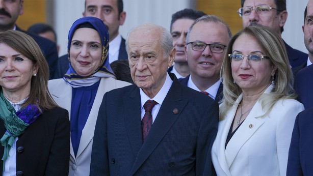 MHP’nin 55 yıllık tarihinde bir ilk! Duyan, şaşkına döndü