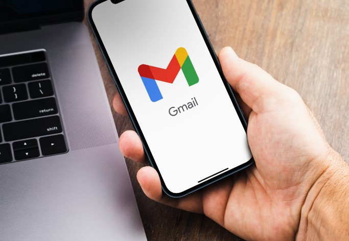 Microsoft çalışanından şok itiraf: Gmail kullanıcılarının verileri tehlikede!