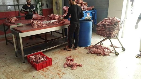 Mide bulandıran manzara! 'Koronavirüse iyi geliyor' diye vatandaşa yedireceklerdi