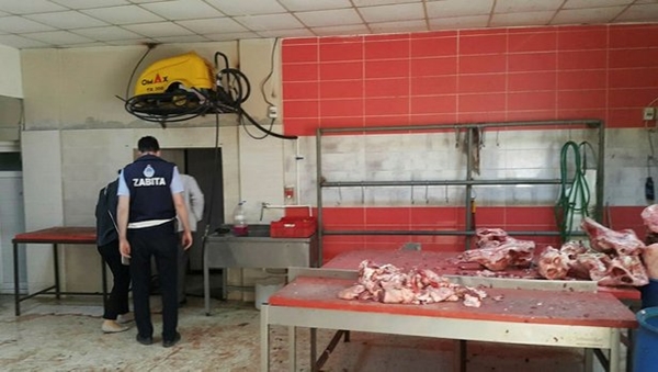 Foto - Mide bulandıran manzara! 'Koronavirüse iyi geliyor' diye vatandaşa yedireceklerdi