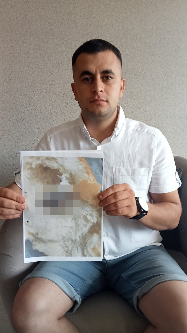 Foto - Mide bulandıran olay! Ekmeğin içinden fare çıktı