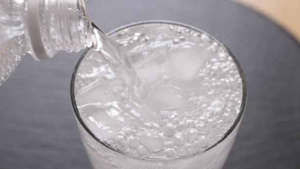 Mide hastalıkları size veda edecek! Bu içecek kolanın yerini alacak...