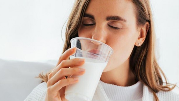 Foto - Mide yanmasını anında geçiriyor! Herkes bu 2 besini konuşuyor