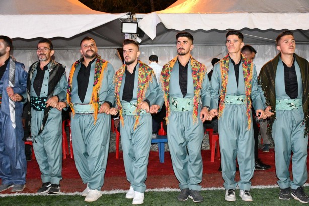 Foto - Miktar dudak uçuklattı! Darphane değil Tivorlu’nun oğlunun düğünü