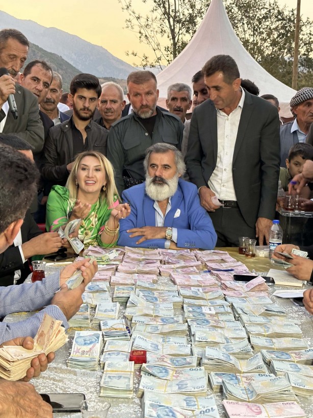 Foto - Miktar dudak uçuklattı! Darphane değil Tivorlu’nun oğlunun düğünü