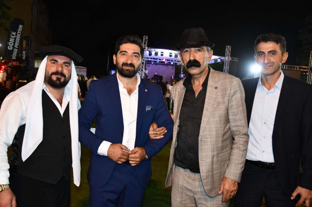 Foto - Miktar dudak uçuklattı! Darphane değil Tivorlu’nun oğlunun düğünü