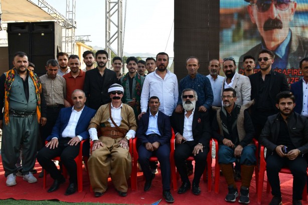 Foto - Miktar dudak uçuklattı! Darphane değil Tivorlu’nun oğlunun düğünü