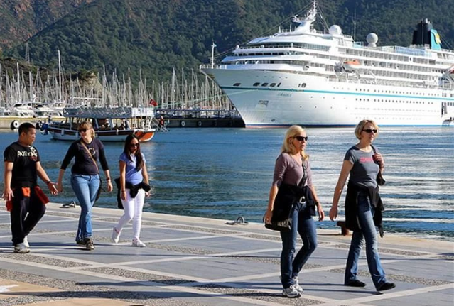 Millet aç aç! Ya bu ne? Geçtiğimiz yıl 11 milyon Türk vatandaşı tatilini yurt dışında geçirdi