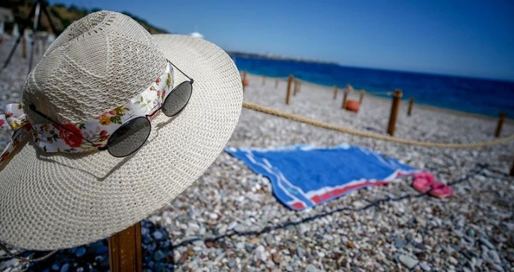 Foto - Millet aç aç! Ya bu ne? Geçtiğimiz yıl 11 milyon Türk vatandaşı tatilini yurt dışında geçirdi