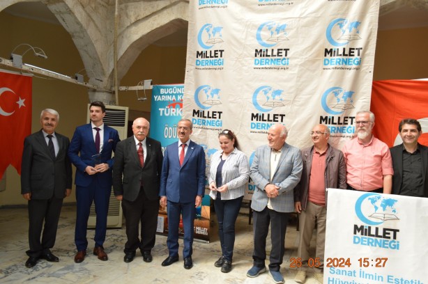 Foto - Millet Derneği’nin düzenlediği "Bugünden Yarına Köprü: Türkçe" Düz Yazı Yarışması Ödül Töreni Yapıldı