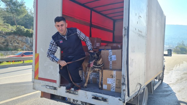 Foto - Millet Mersin'e muhalefet tersine! Kilometrelerce araç kuyrukları oluştu