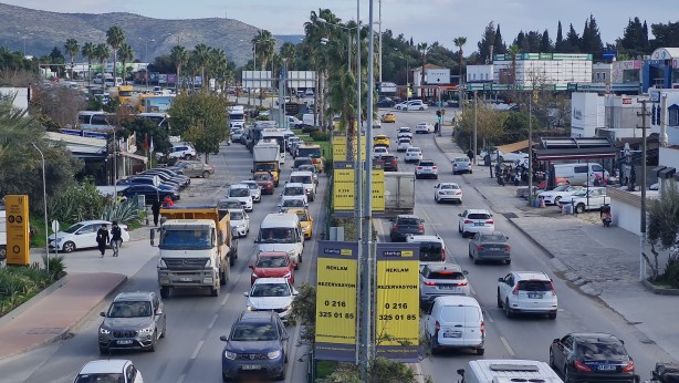 Foto - Millet Mersin'e muhalefet tersine! Kilometrelerce araç kuyrukları oluştu