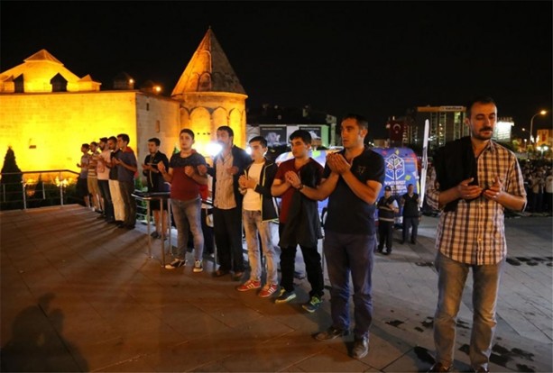 Foto - Milletin beraberliği için balon uçurdular