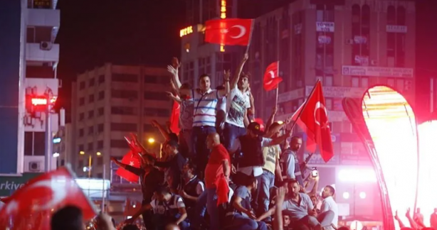 Foto - Milletin illete dur dediği gün Fetö’ye 'Turkuvaz' kıskaç! Pocono'daki izi sürüldü