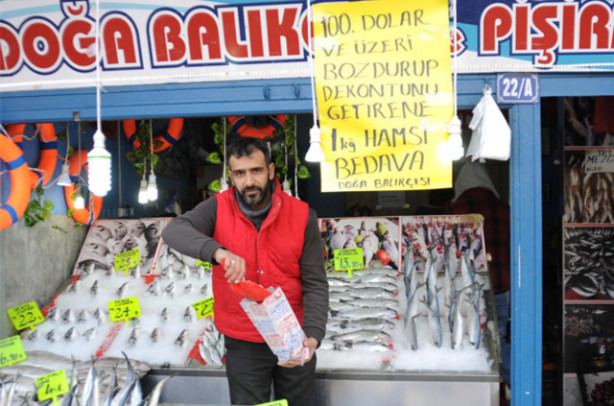 Foto - Milletten vatanseverlik yarışı: "Dövizini bozdur, ödülü kap" kampanyası!
