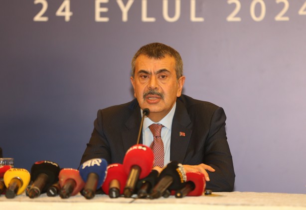 Foto - Milli Eğitim Bakanı Yusuf Tekin'den CHP, DEM Parti ve trollerine şamar