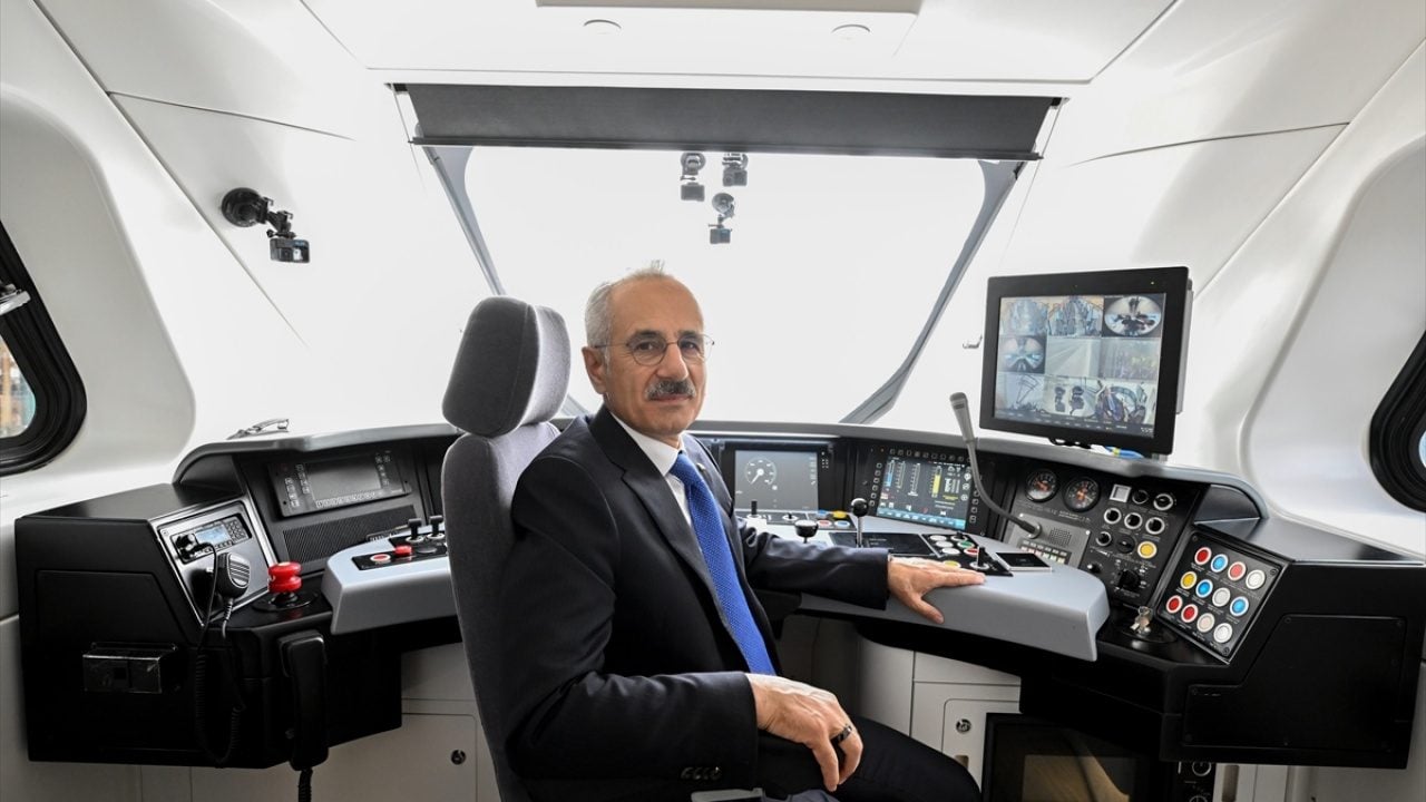 Foto - Milli hızlı trenin test sürüşünü Bakan Uraloğlu yaptı