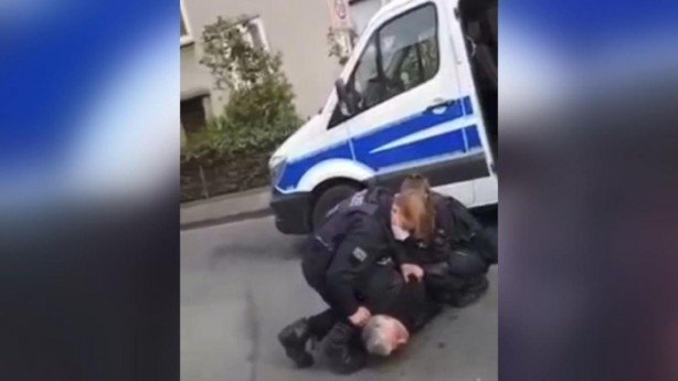 Foto - Milli marşlarını dinlettiler! Türk iş adamına 'George Floyd' işkencesi